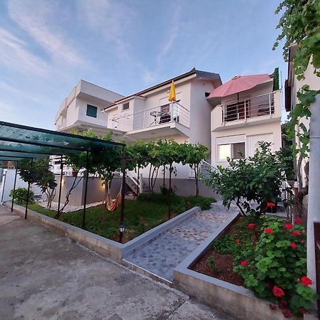 Apartments Marina Утеха Екстериор снимка