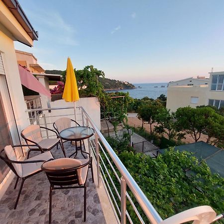 Apartments Marina Утеха Екстериор снимка