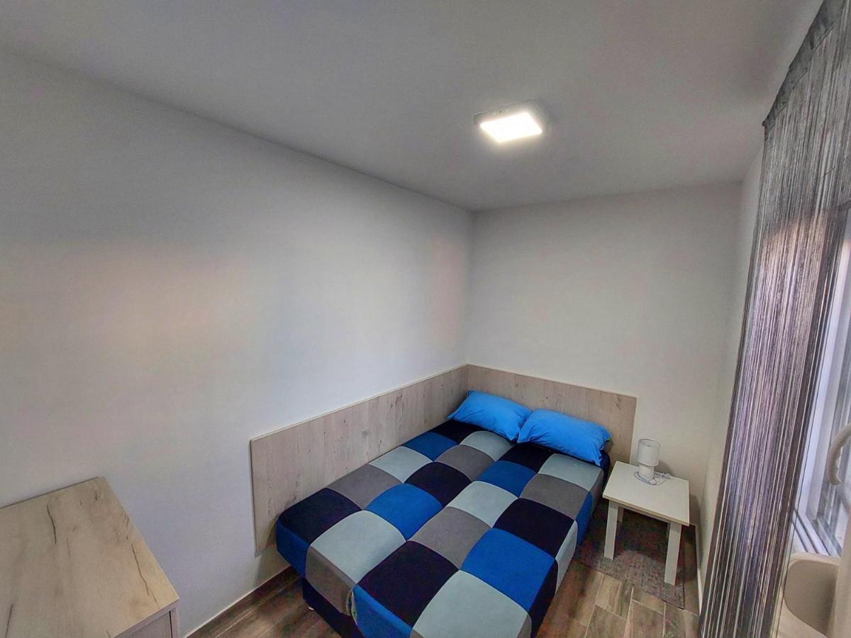 Apartments Marina Утеха Екстериор снимка