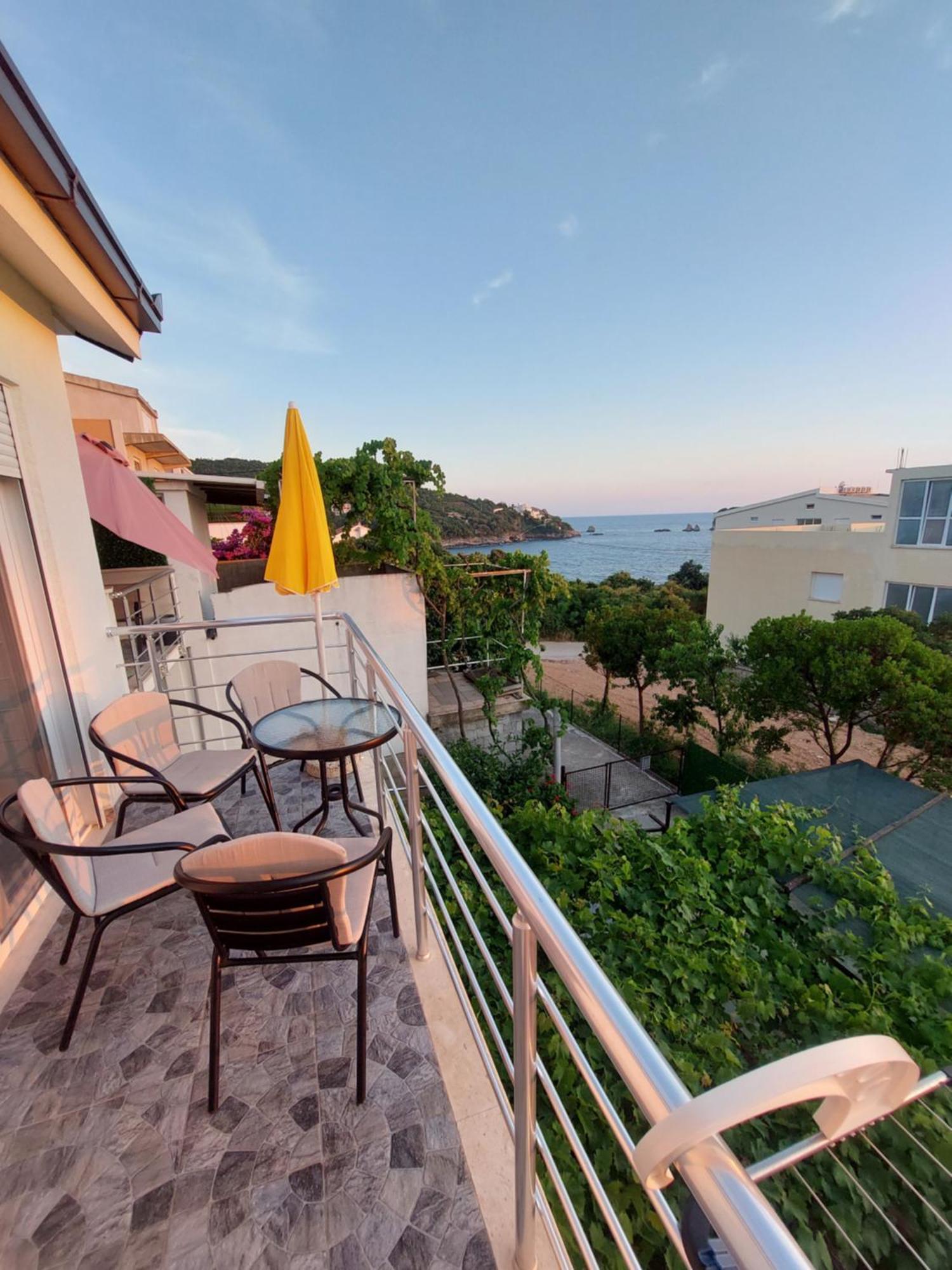 Apartments Marina Утеха Екстериор снимка