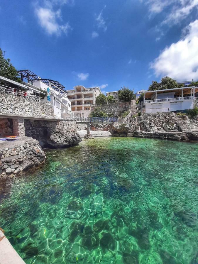 Apartments Marina Утеха Екстериор снимка