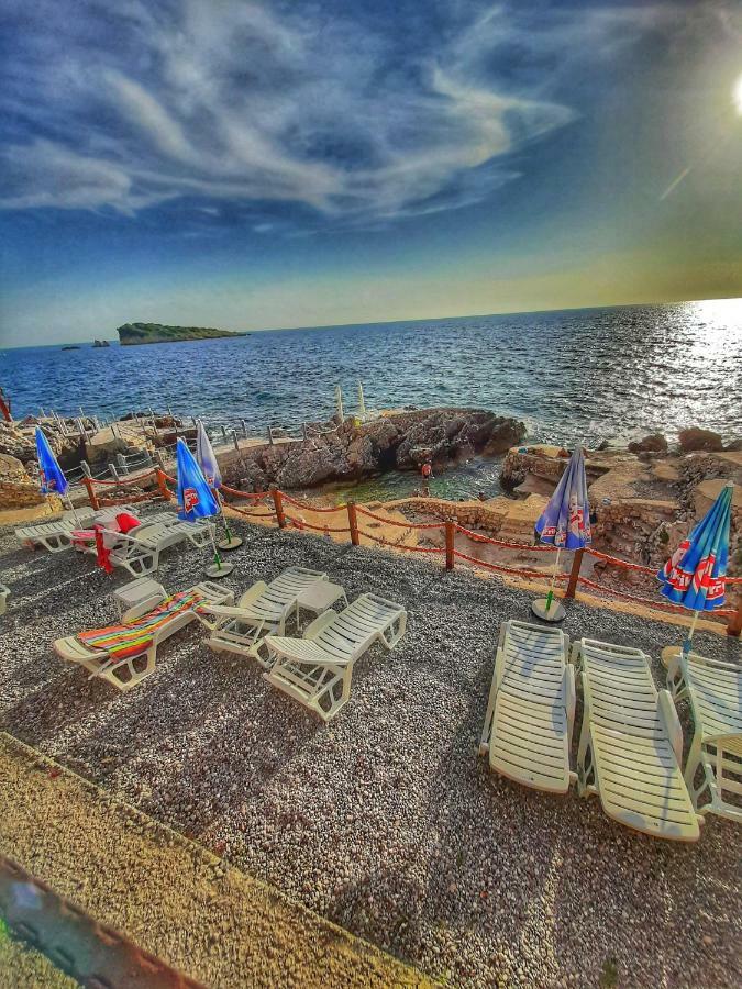 Apartments Marina Утеха Екстериор снимка
