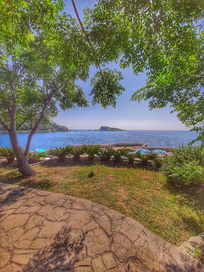 Apartments Marina Утеха Екстериор снимка