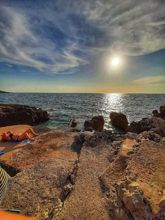 Apartments Marina Утеха Екстериор снимка